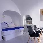 Semesterbostad Domestic Cave House In Oia Santorini