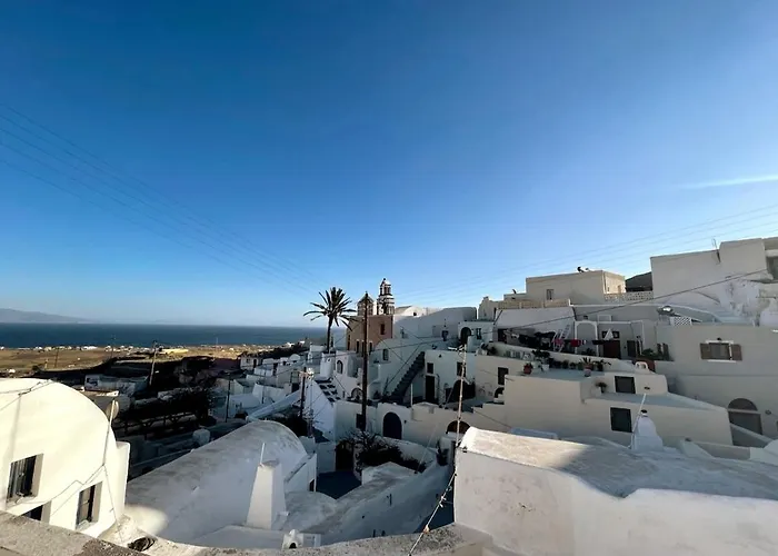 Domestic Cave House In Oia Santorini * Foinikiá