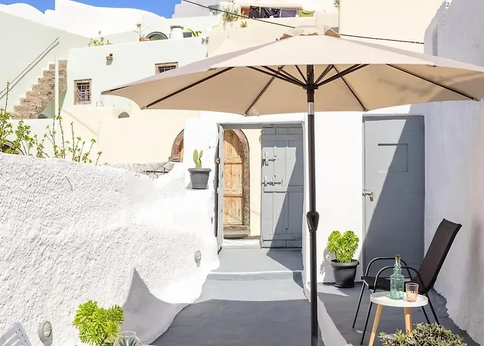 Semesterbostad Domestic Cave House In Oia Santorini