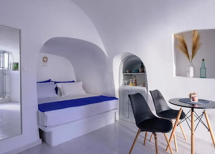 Semesterbostad Domestic Cave House In Oia Santorini