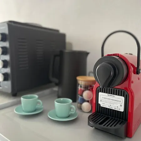 Domestic Cave House In Oia Santorini Foinikiá